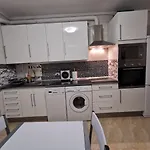 Casa Coqueta Y Confortable En Oviedo